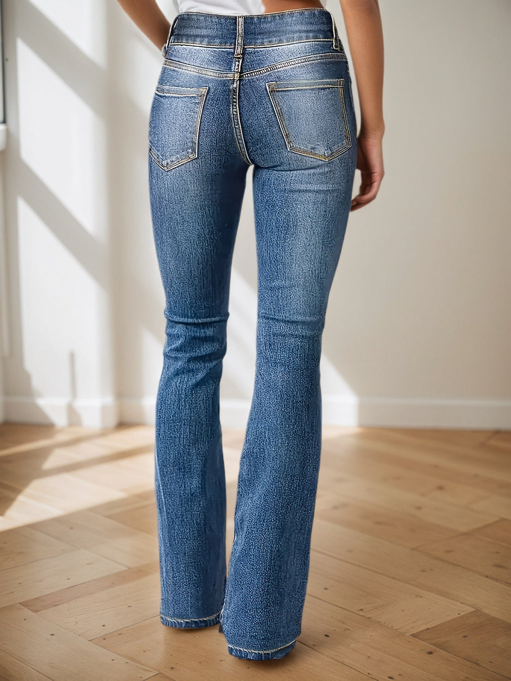 jeans micro flare para mujer diseño moderno y cómodo